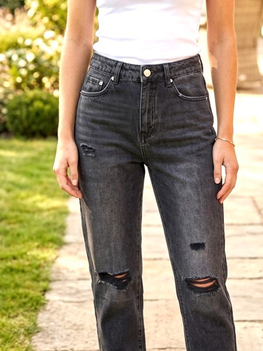 NWOT Lilou Women's Black Washed Distressed Boyfriend Jeans